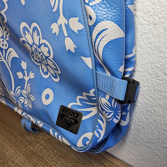 VINTAGE ROXY Blue White Leather Hawaiian Flower Travel Garment Bag - Picture 3 of 16